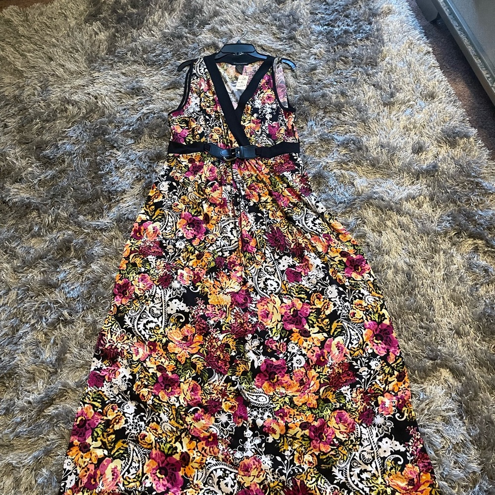 Slightly Worn Stretched Maxi Dress! Attached Belt!